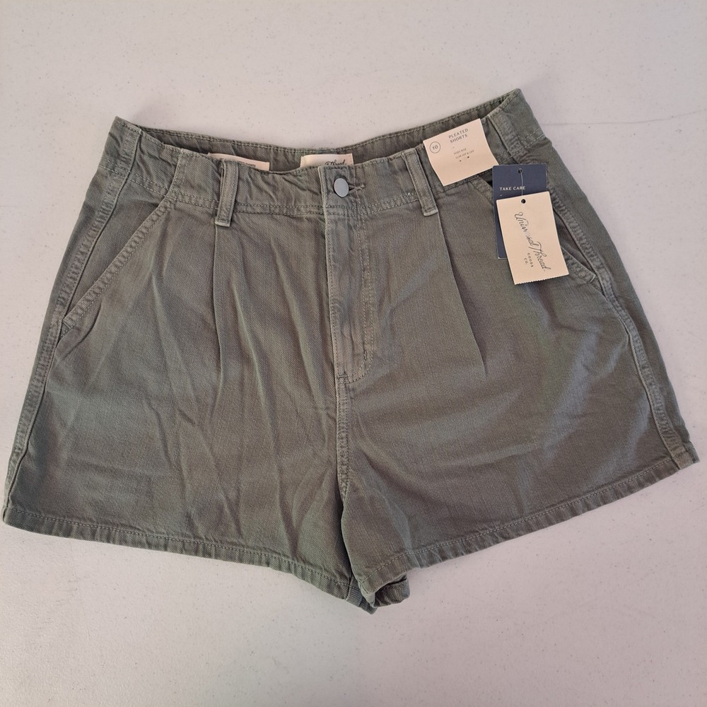 Universal Thread Pleated Shorts Womens 10 Green NEW High Rise Cotton Twill